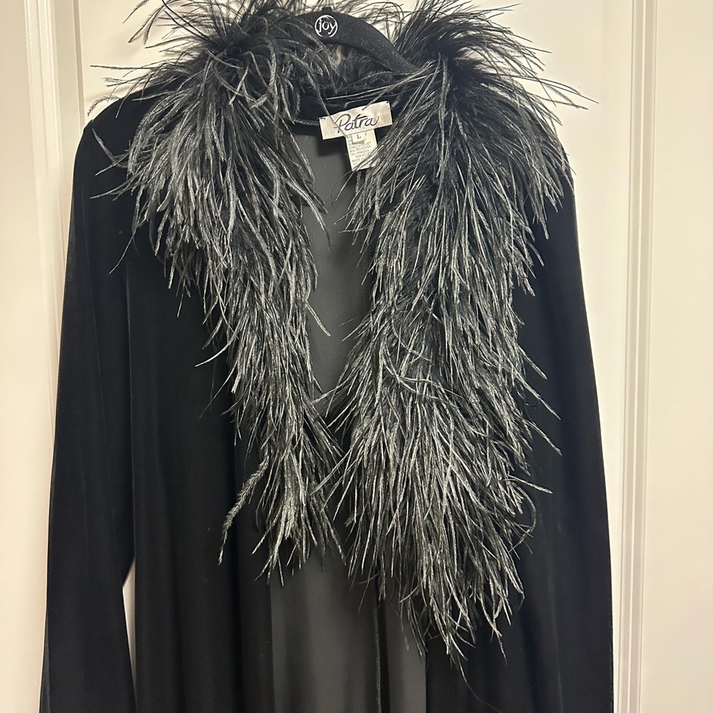 Like new Vtg Patra Black Velvet Ostrich Feather Shawl Collar Long Duster L - Picture 3 of 14